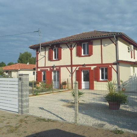 Maison Landaise Renovee Avec Charme Lit et Mixe Bagian luar foto