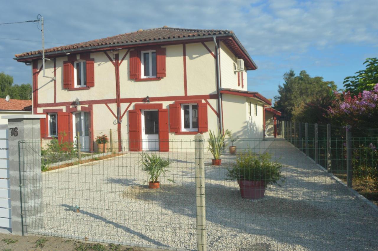 Maison Landaise Renovee Avec Charme Lit et Mixe Bagian luar foto