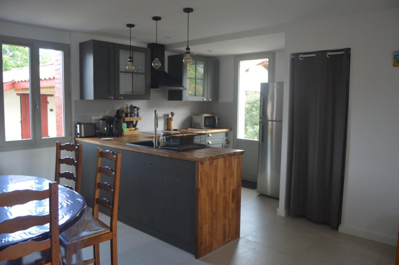 Maison Landaise Renovee Avec Charme Lit et Mixe Bagian luar foto