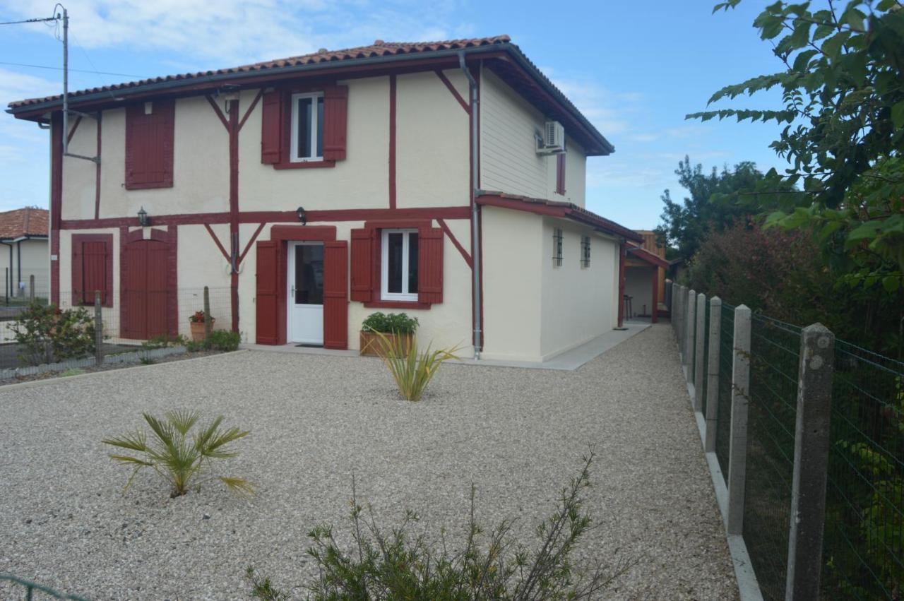Maison Landaise Renovee Avec Charme Lit et Mixe Bagian luar foto